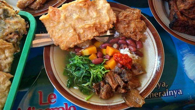 gambar sop senerek Bu Atmo (instagram.com/fajarsatritama)