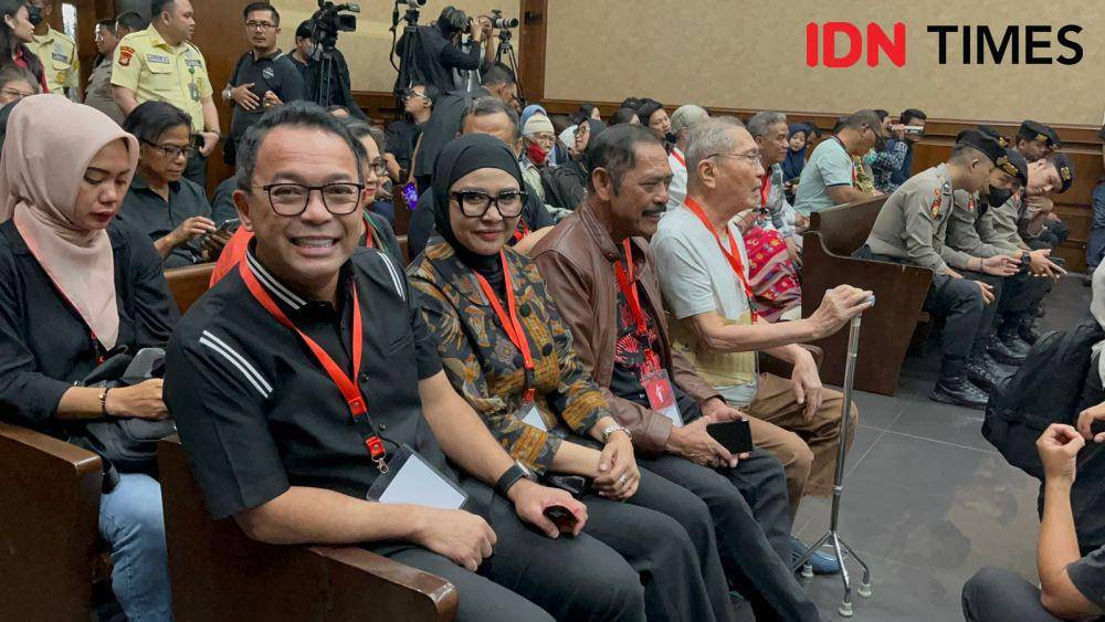 Sejumlah politikus hadir di sidang Sekjen PDIP Hasto Kristiyanto (IDN TImes/Aryodamar)