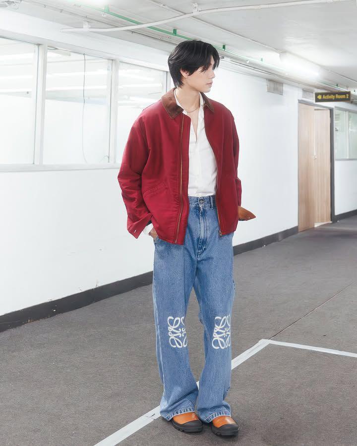 styling baggy pants ala Phuwin Tangsakyuen (instagram.com/phuwintang)