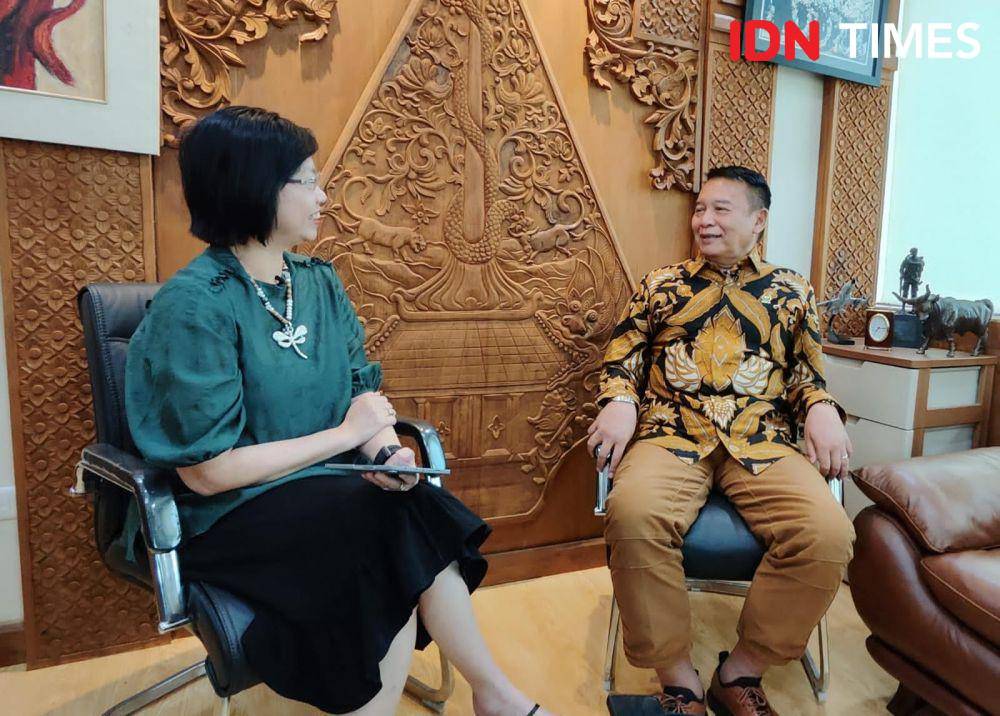 Anggota Komisi I DPR, Mayjen TNI (purn) TB Hasanuddin dalam wawancara khusus di acara Real Talk with Uni Lubis by IDN Times (IDN Times/Yosafat Diva Bayu Wisesa)