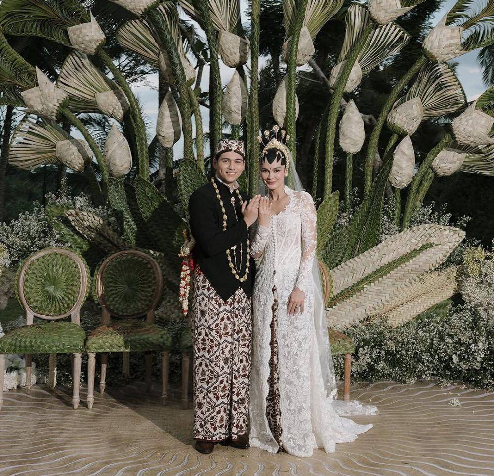 potret pernikahan Luna Maya dan Maxime Bouttier (@iluminen via instagram.com/@lunamaya)