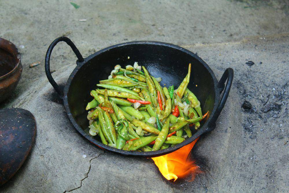 ilustrasi memasak ase cabe (unsplash.com/Mahfuz Ahmed)