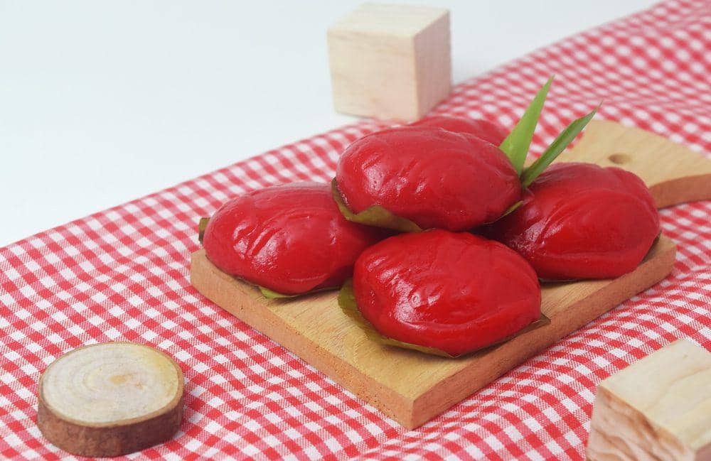 ilustrasi kue tok (vecteezy.com/Aditya Galang Mahafi)