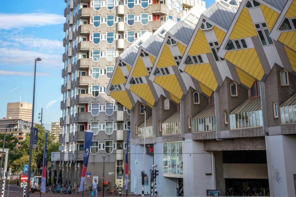 Kubuswoningen di lanskap urban Rotterdam (pexels.com/Kasla Mizera)