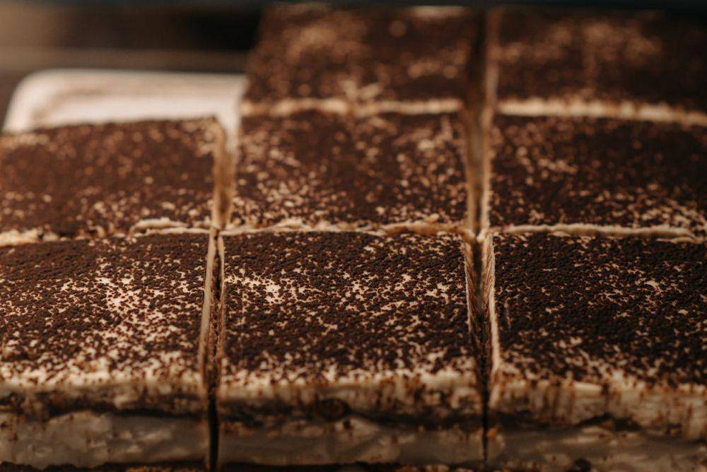 ilustrasi brownies tiramisu (pexels.com/Pavel Danilyuk)