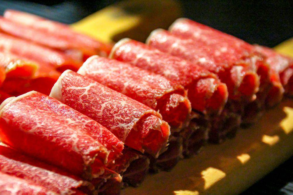 ilustrasi beef slice (unsplash.com/Ricky LK)