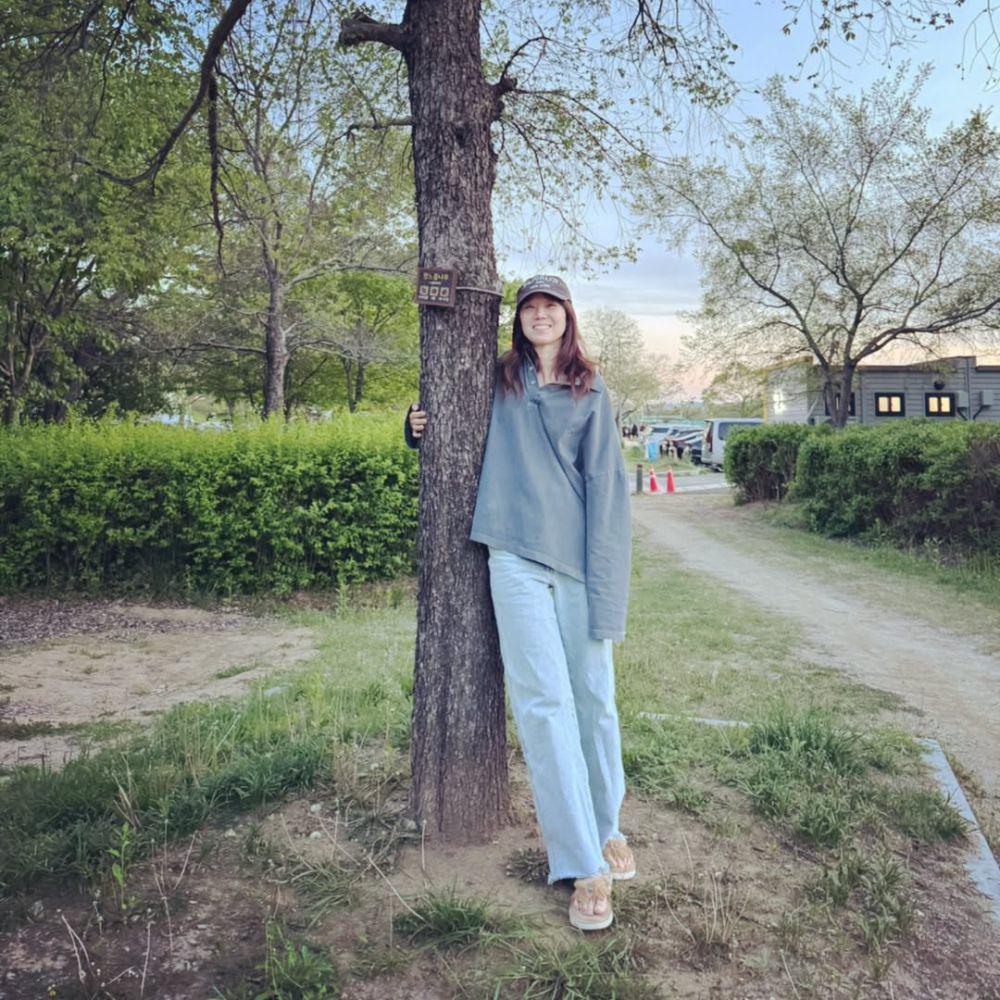 Gong Hyo Jin (instagram.com/rovvxhyo)