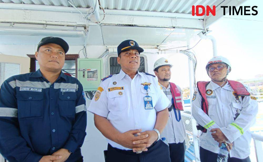 KSOP Kelas I Balikpapan menggelar ramp check massal pada seluruh armada yang melayani penyeberangan di Pelabuhan Karingau, paska insiden tenggelamnya KMP Muchlisa pada Senin (5/5/2025). (IDN Times/Erik Alfian)