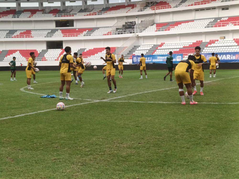 Pemain PSIS Semarang sedang jalani latihan rutin. (dok. PSIS)