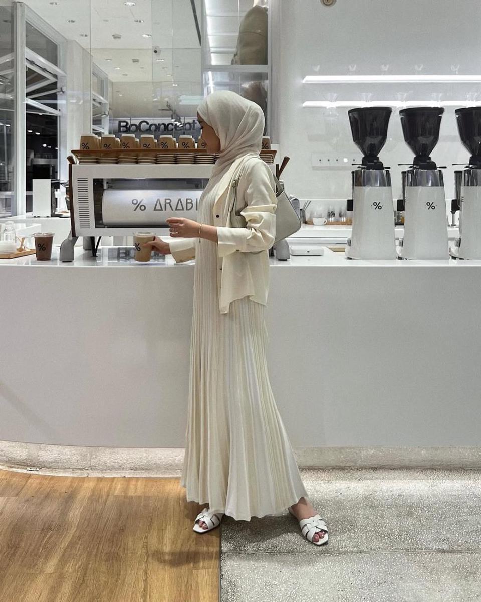 gaya casual pakai dress ala Sashfir (instagram.com/sashfir)