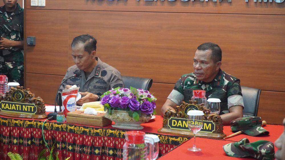 Kepala Kejati NTT, Zet Tadung Allo, (kiri) dan Danrem 161/Wirasakti, Brigjen TNI Joao Barreto Nunes (kanan). (Dok Kejati NTT)