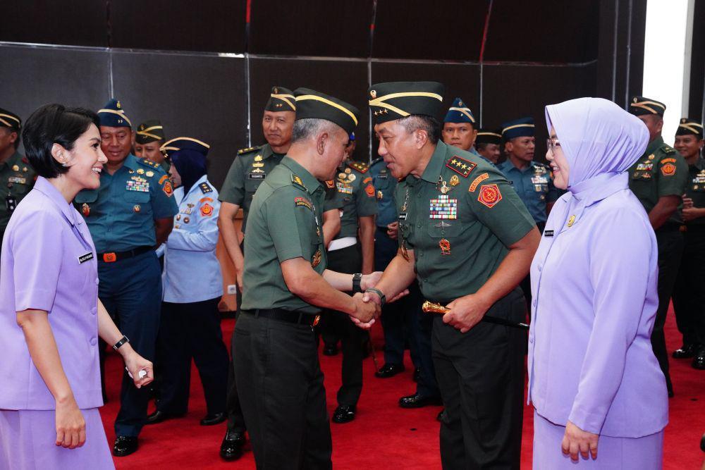 Upacara pemberian kenaikan pangkat bagi 32 perwira tinggi TNI. (Dokumentasi Puspen TNI)
