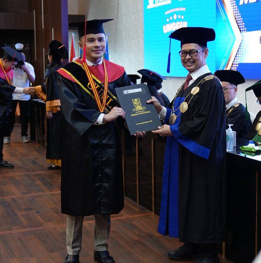 dr. Oky Pratama wisuda S2 (Instagram.com/dr.okypratamaa)