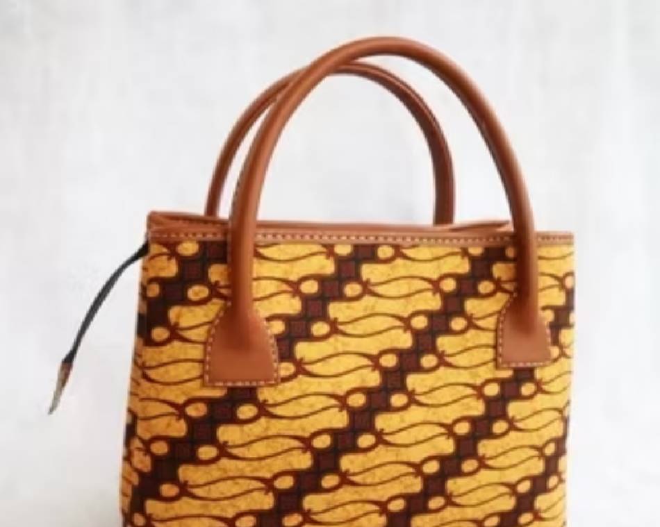 ilustrasi tas batik (shopee.co.id/anyamankita)