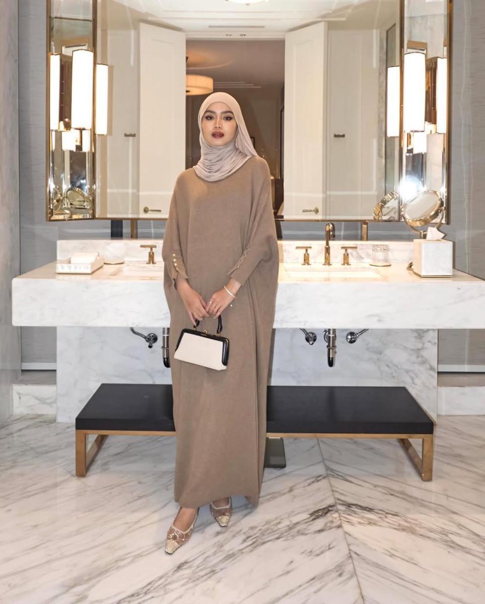 gaya casual pakai dress ala Sashfir (instagram.com/sashfir)