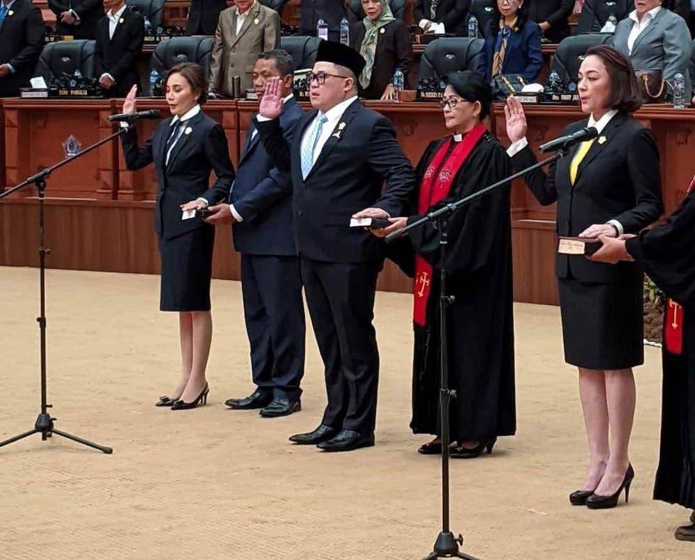 Billy Lombok (tengah) saat dilantik sebagai Wakil Ketua II DPRD Sulawesi Utara, November 2024. IDNTimes/Istimewa