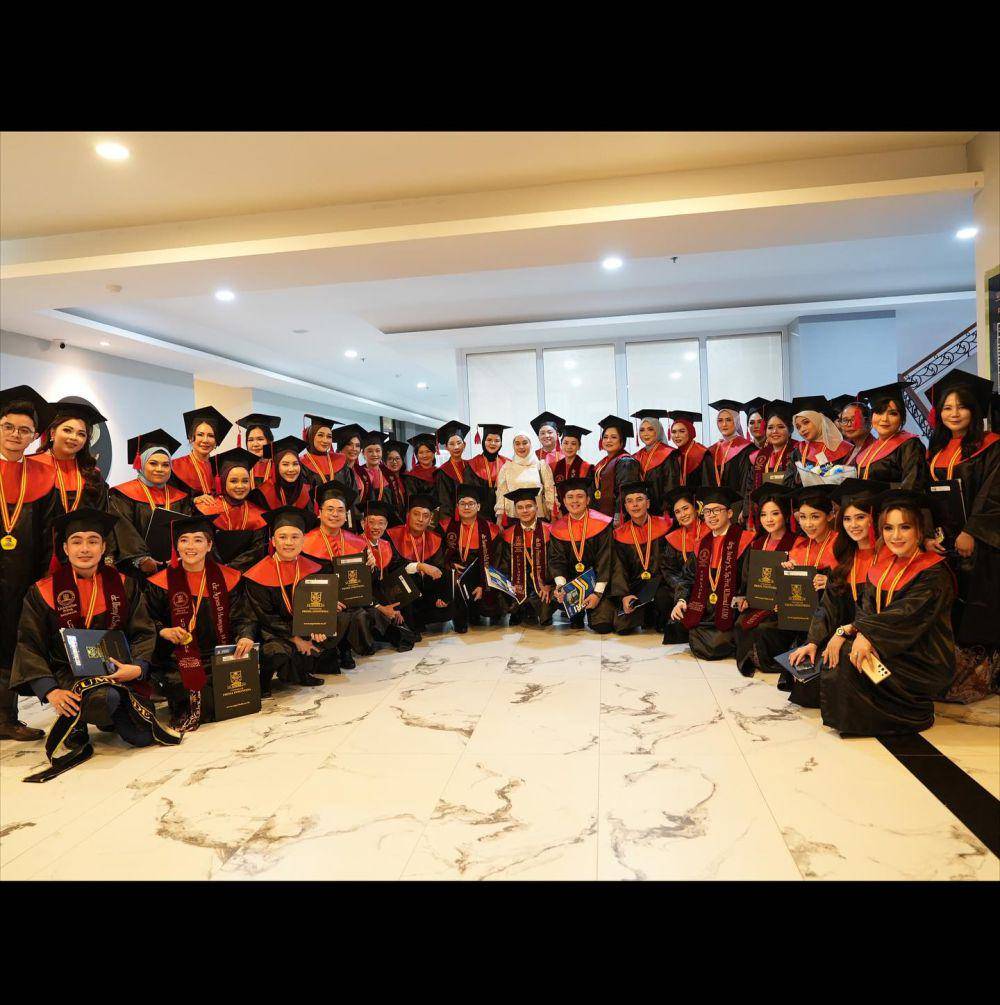 dr. Oky Pratama wisuda S2 (Instagram.com/dr.okypratamaa)