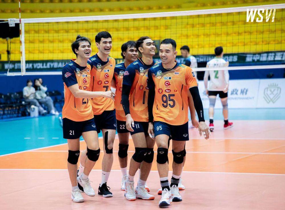 Pemain voli Indonesia, Doni Haryono saat membela tim voli Thailand, Nakhon Ratchasima (instagram.com/dony_haryono)