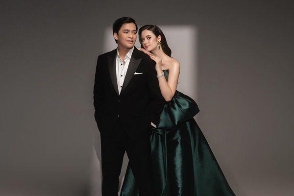 7 Potret Prewedding Billy Syahputra dan Vika Kolesnaya, Elegan!
