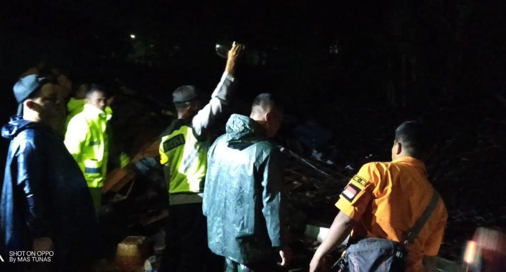 Rumah yang ditempati Sudarminto bersama anggota keluarganya di desa Terung rata dengan tanah. IDN Times/ BPBD Magetan.