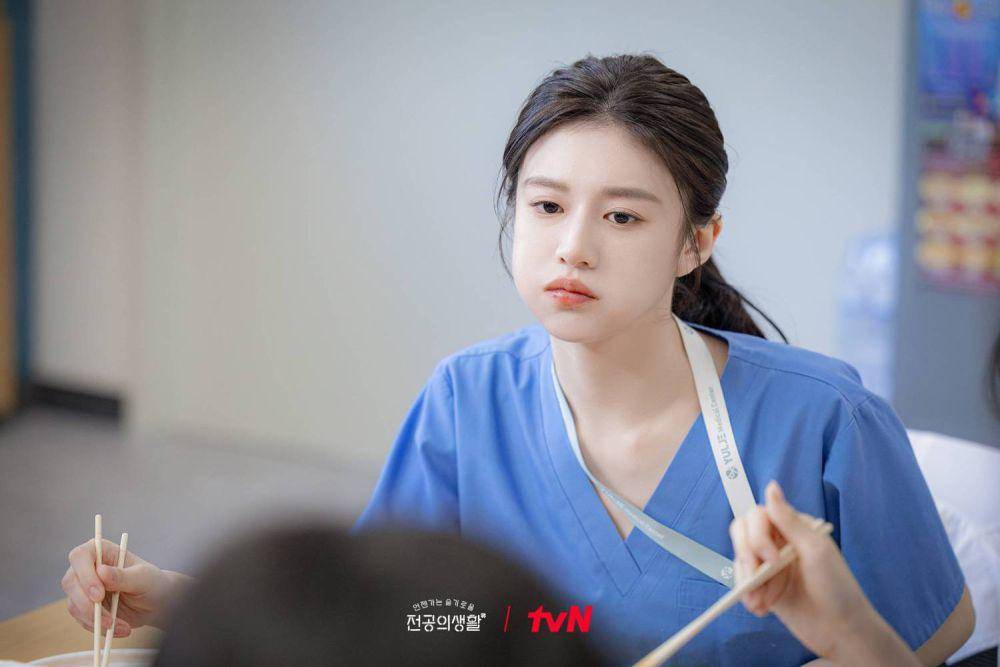 Cuplikan drama Korea Resident Playbook (dok. tvN/Resident Playbook)