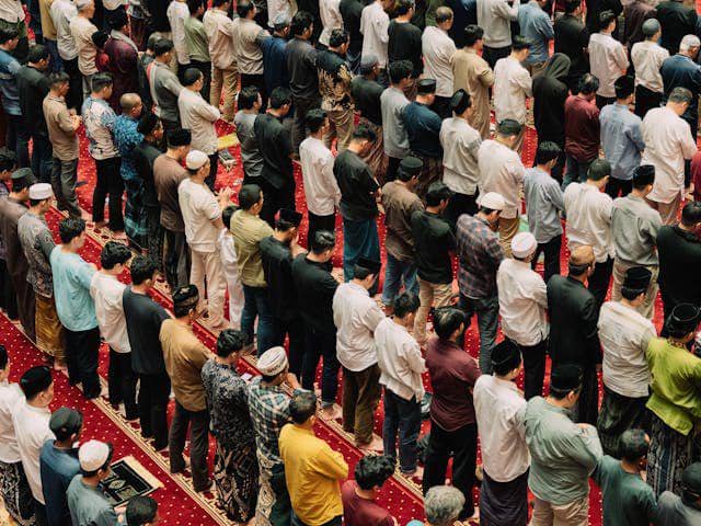 4 Perbedaan Salat Idul Fitri dan Idul Adha, Umat Muslim Wajib Tahu