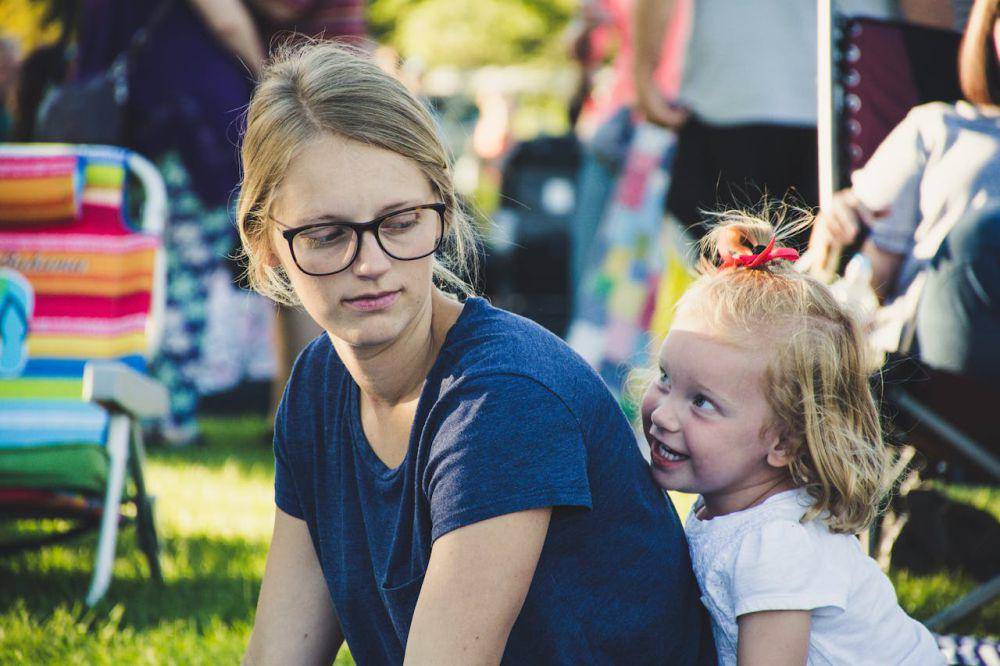 Ilustrasi ibu dan anak (pexels.com/Brett Sayles)
