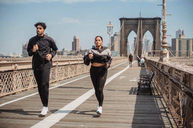 ilustrasi jogging (pexels.com/Ketut Subiyanto)