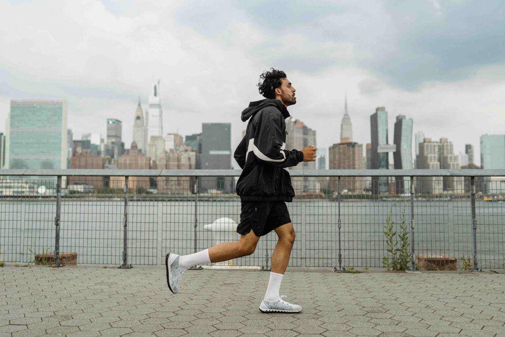 Ilustrasi Jogging (pexels.com/@ketut-subiyanto)