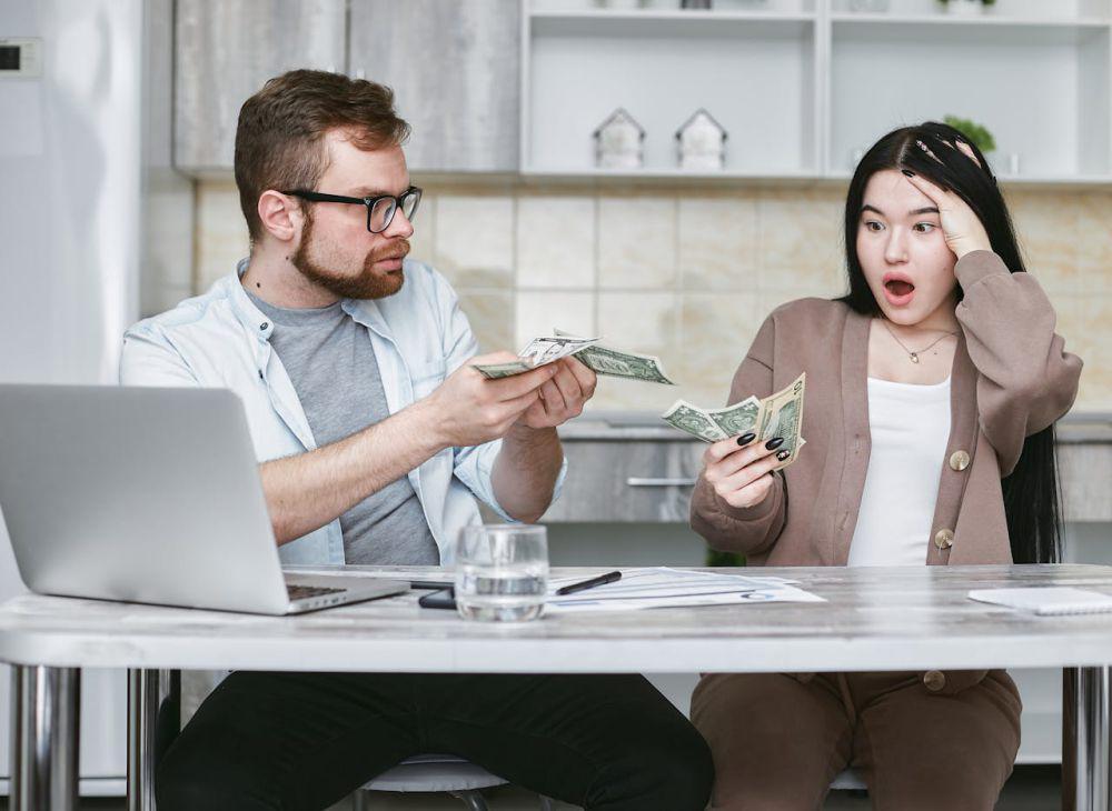 5 Hal yang Membuat Gaji Jadi Sumber Konflik Pasangan, Hati-hati!
