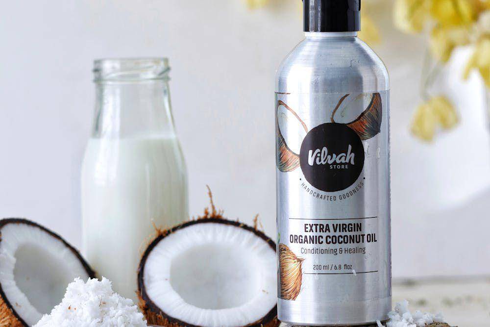 ilustrasi susu kelapa (pexels.com/Vilvah Store)