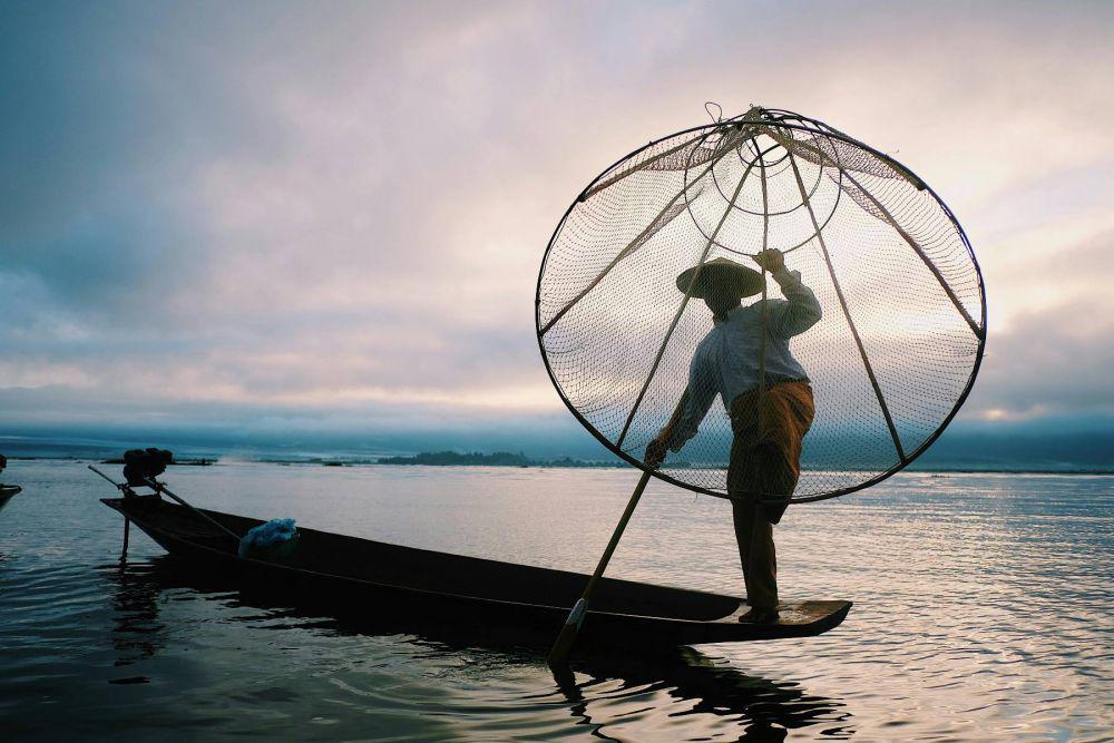 Nelayan Intha di Danau Inle (Pexels/Yen Nguyen)