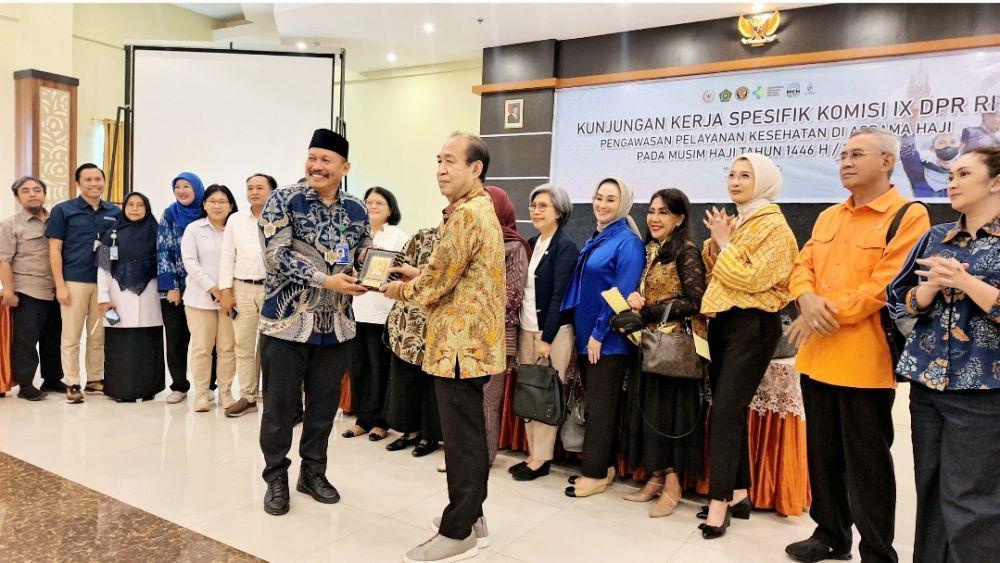 Kunjungi Embarkasi Makassar, Komisi IX DPR Usul Penambahan Nakes