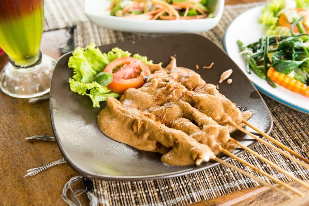 Apa Bedanya Sate Madura dan Sate Padang? Kuliner yang Menggoyang Lidah