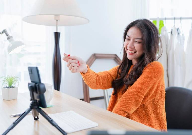 ilustrasi influencer (freepik.com/Lifestylememory)