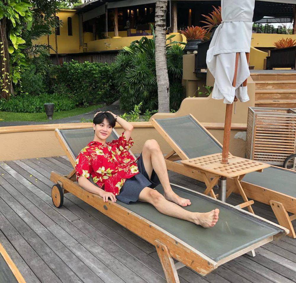 OOTD ala Tonliew Methaphat (instagram.com/tonliew.mtp)
