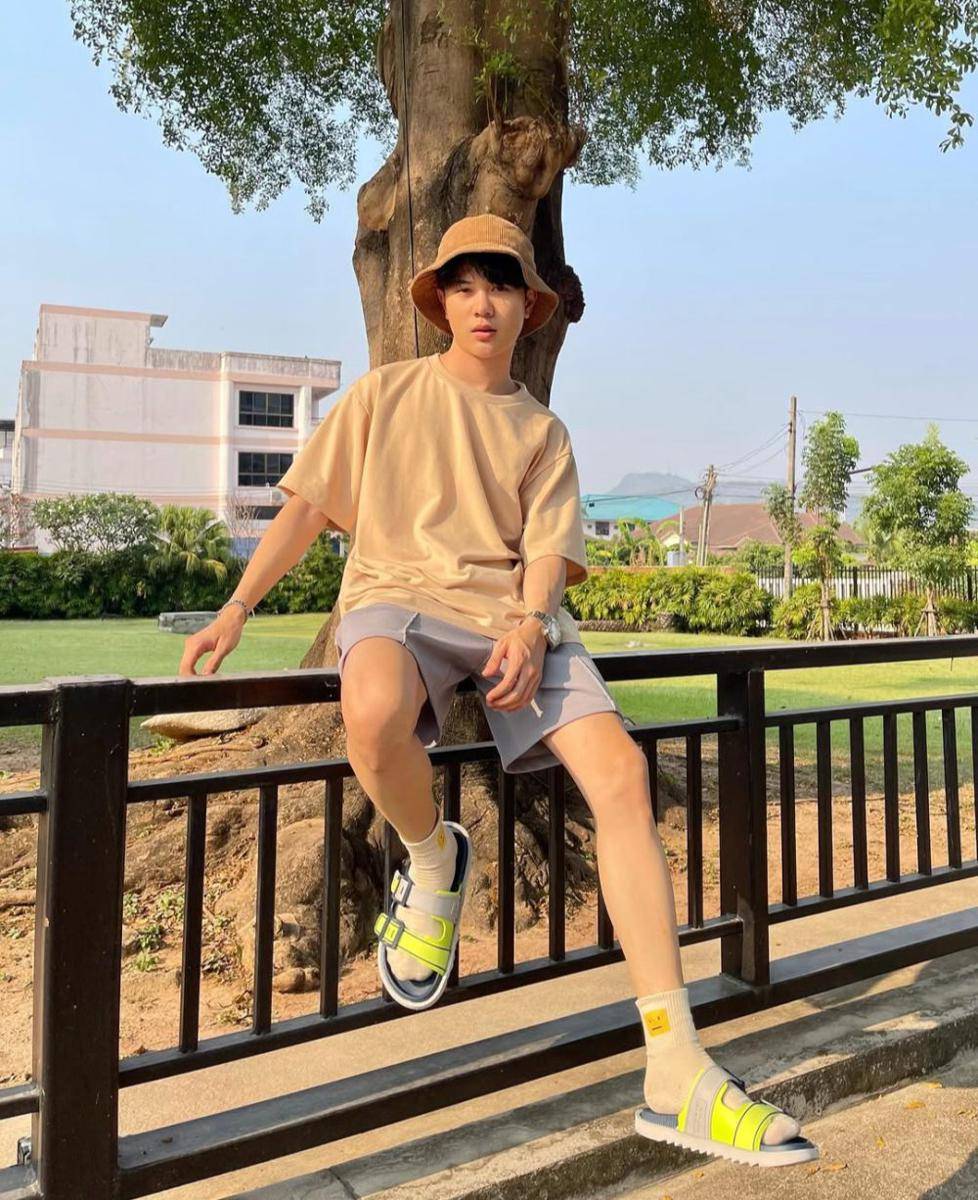 OOTD ala Tonliew Methaphat (instagram.com/tonliew.mtp)