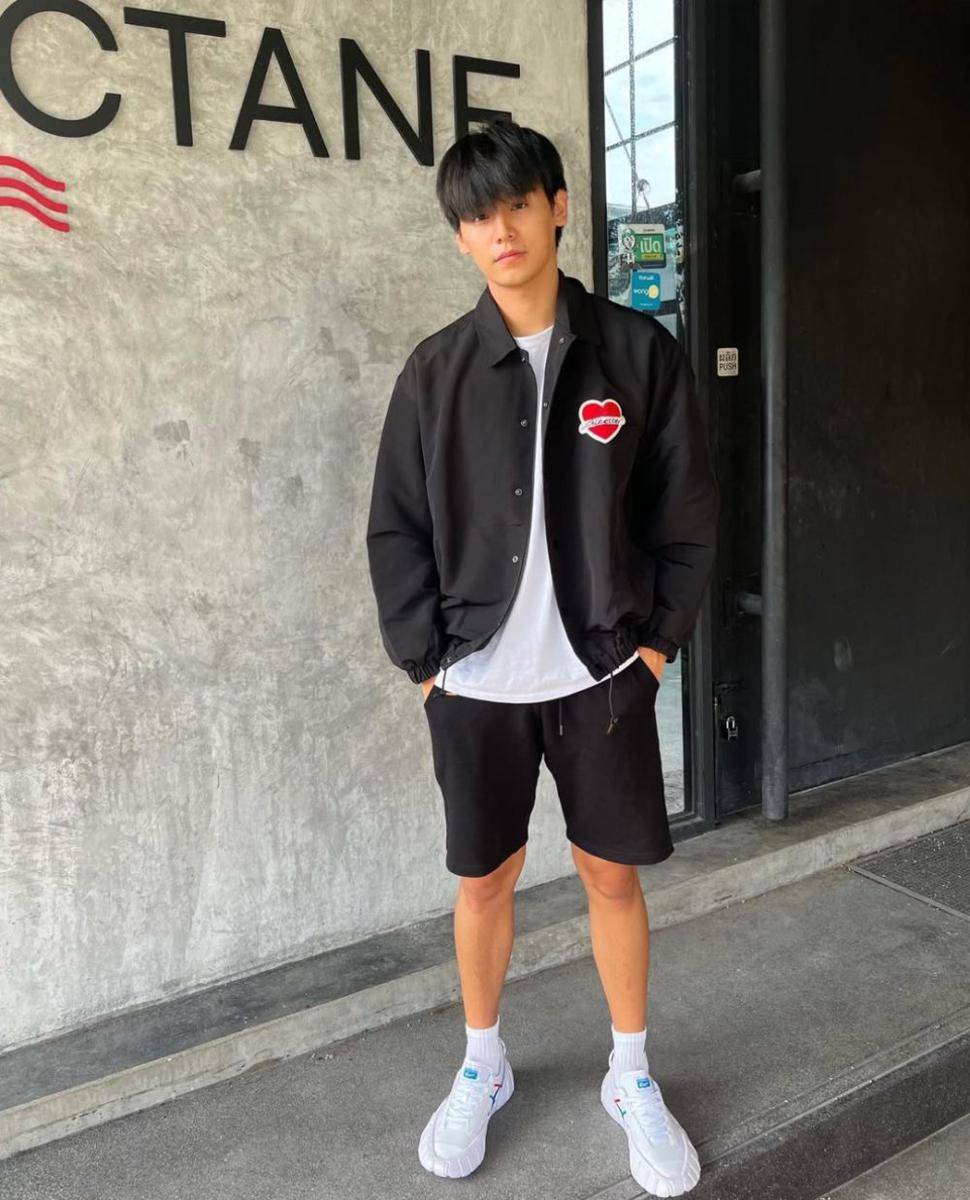 OOTD ala Ja Phachara (instagram.com/jjaajaaaa)