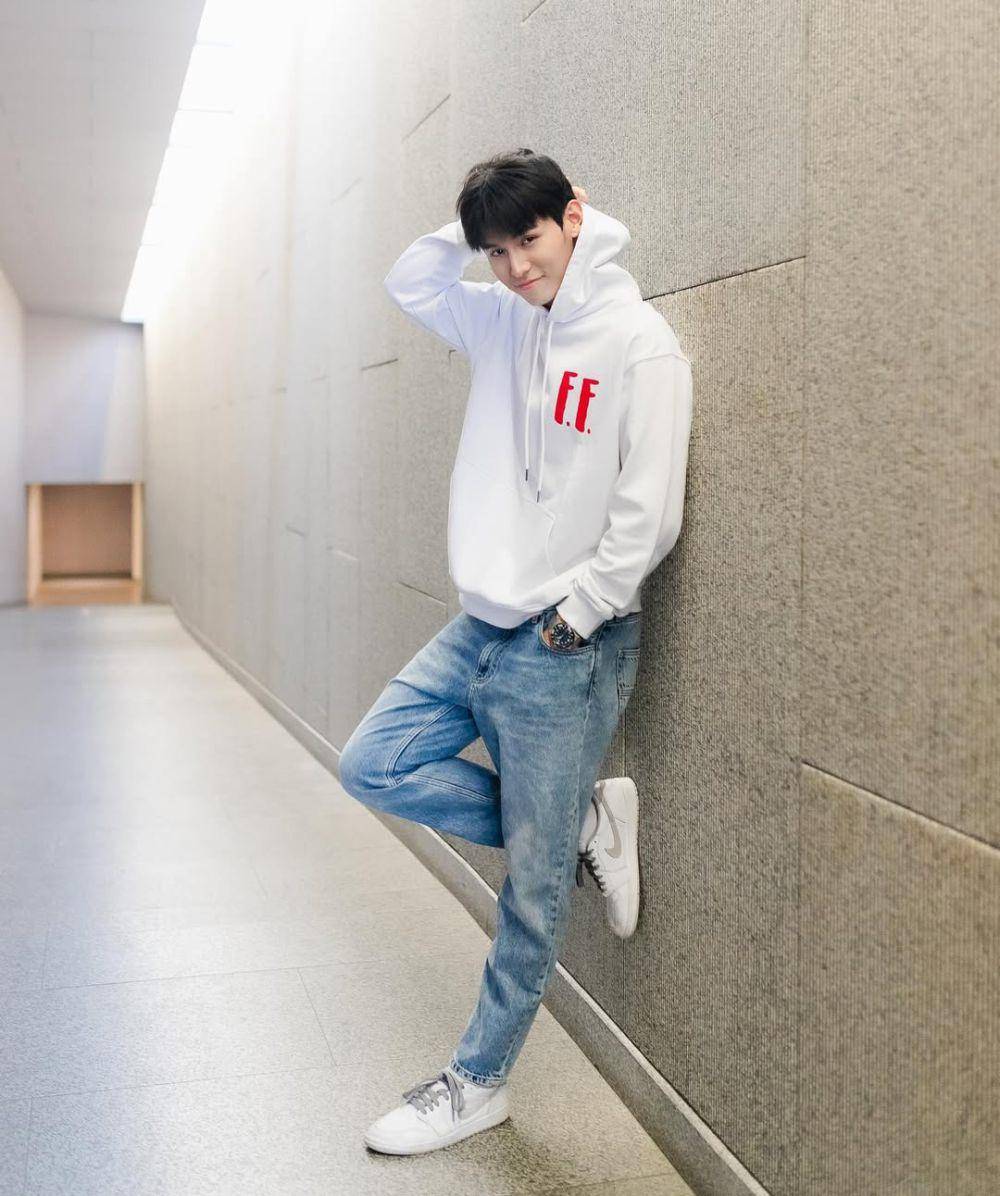 OOTD ala Ja Phachara (instagram.com/jjaajaaaa)