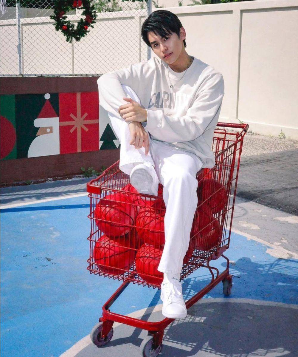 OOTD ala Ja Phachara (instagram.com/jjaajaaaa)