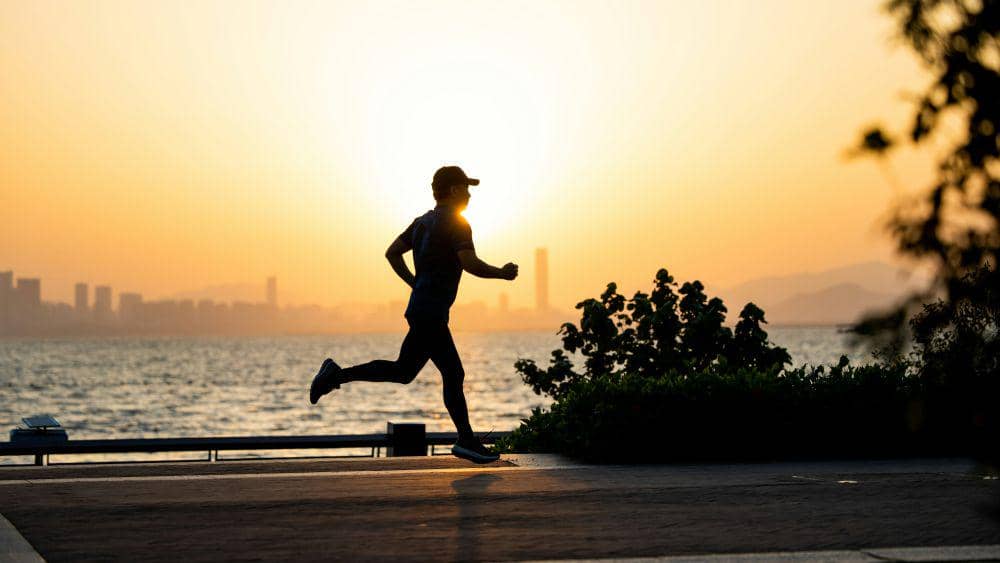 Kapan Waktu Terbaik untuk Jogging, Efektif Pagi atau Sore? | IDN Times