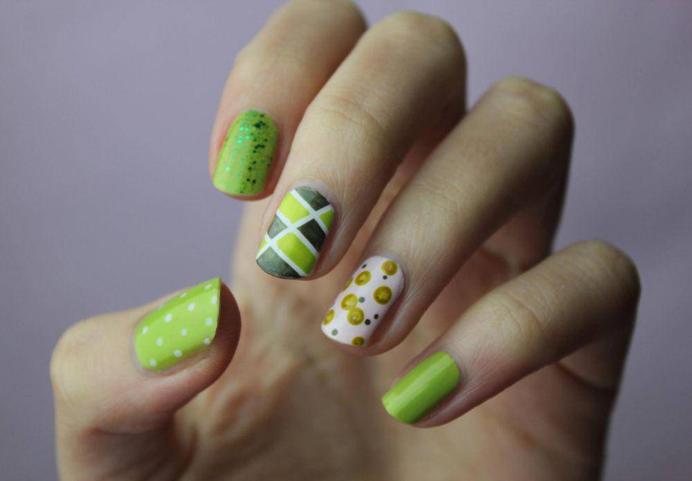 ilustrasi color block nails art (pixabay.com/Mounthive)