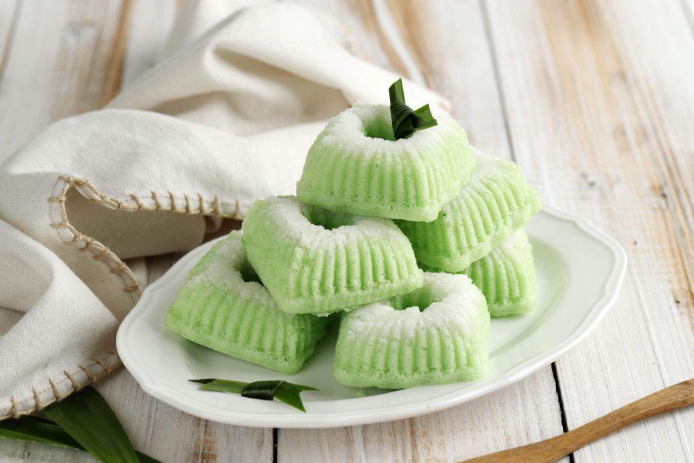 5 Ide Topping Kue Putu Ayu Tanpa Santan agar Lebih Menarik dan Lezat