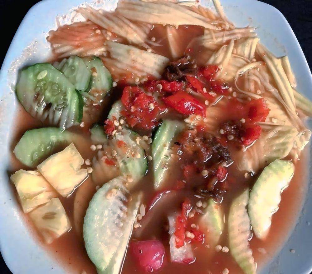 potret hidangan rujak kuah pindang di Warung Men Runtu (google.com/maps/daniel rifat)