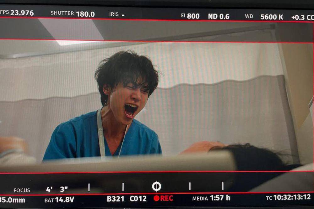 Still cut drama Resident Playbook (instagram.com/youseok_)