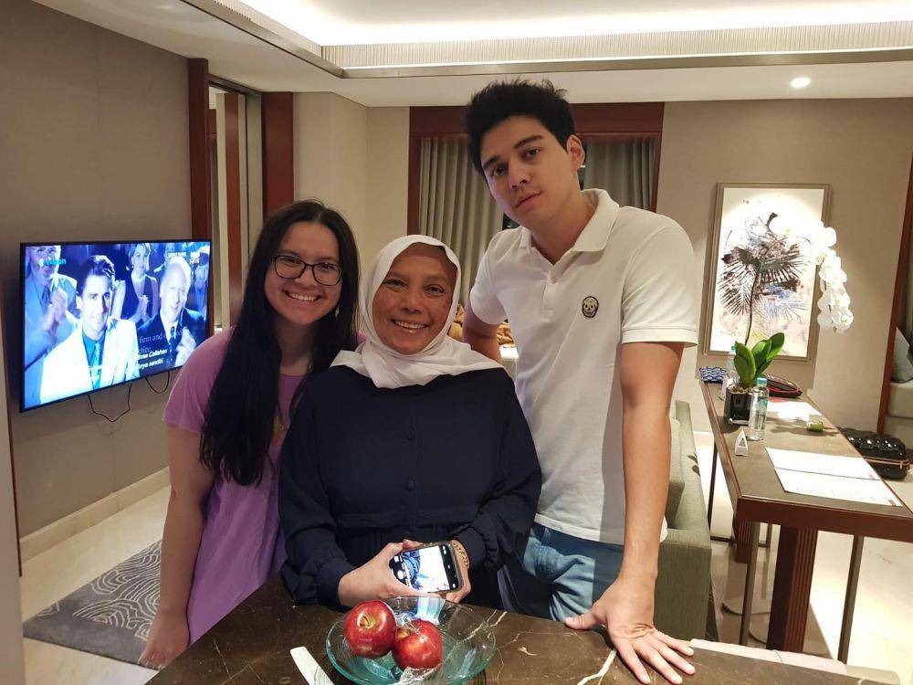 kedekatan Maxime Bouttier dan adiknya (Instagram.com/elodie_bouttier)
