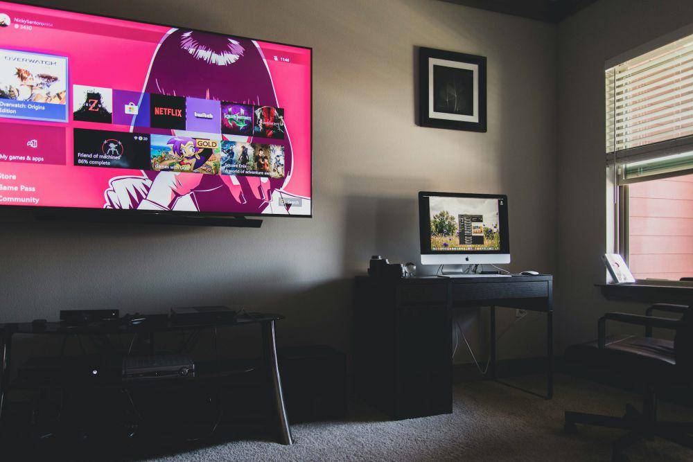 ilustrasi smart TV Dolby Vision (unsplash.com/Ashley Byrd)