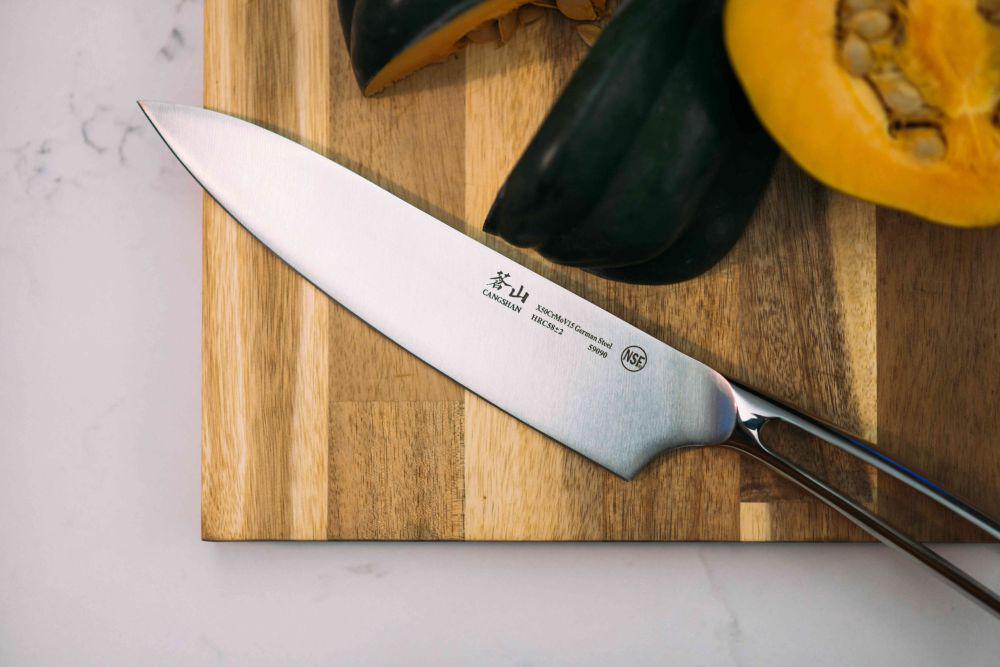 Ilustrasi chef knife (unsplash.com/Blake Wisz)
