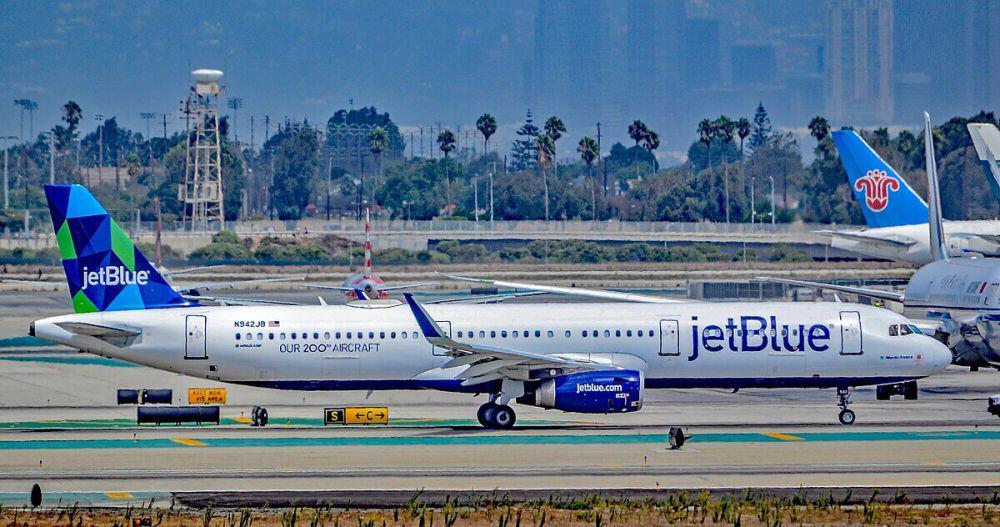 ilustrasi maskapai penerbangan JetBlue Airways (commons.wikimedia.org/Tomás Del Coro)