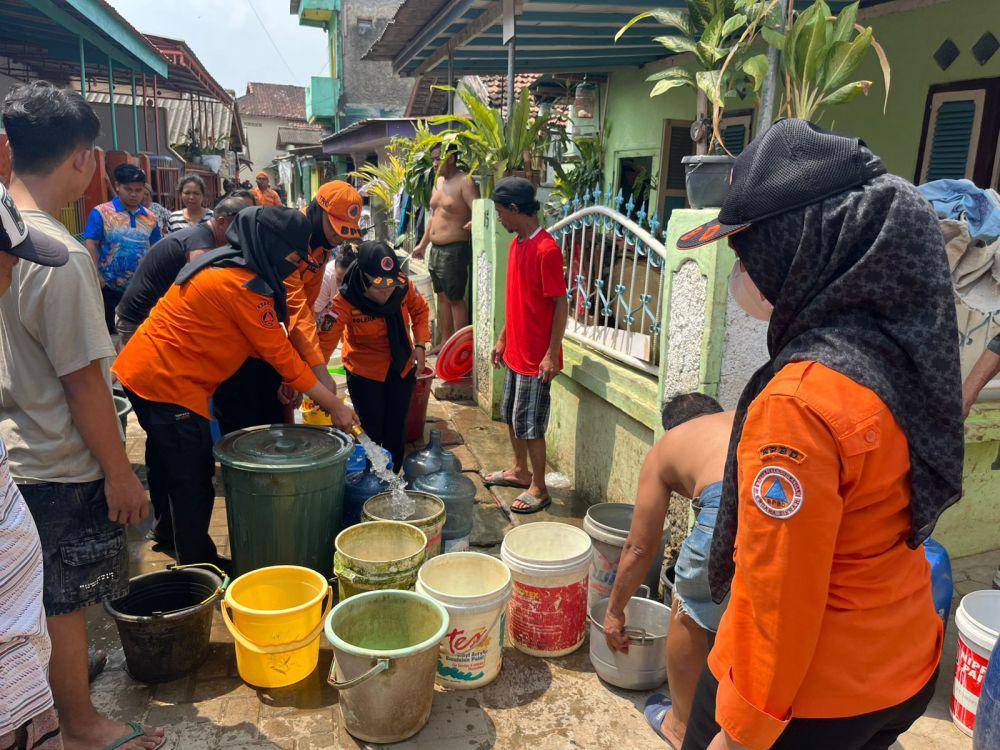 Akhirnya Warga Terdampak Banjir Terima Bantuan Air Bersih